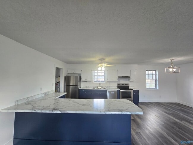 Building Photo - 247 Snow Dr