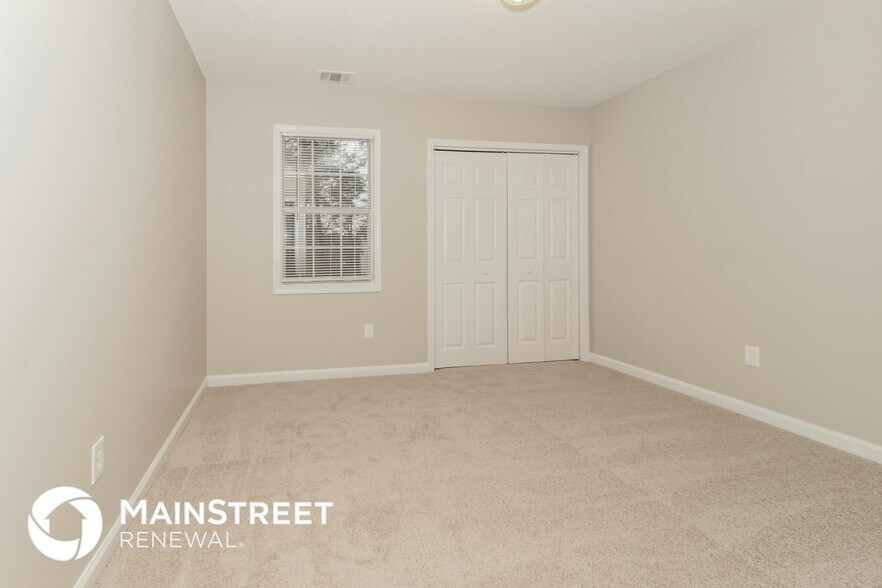 Building Photo - 2401 Bethune Cir