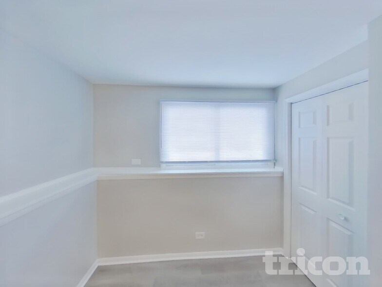 Building Photo - 24882 W Forest Dr