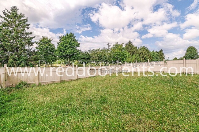 Building Photo - 12419 Deerview Dr