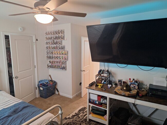 Building Photo - **HURRY!!! REDUCED RENT IF MOVED IN BY NOV...