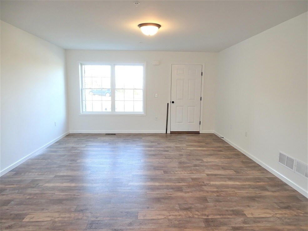 Building Photo - 407 Masonic Dr
