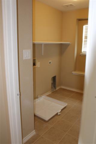 Building Photo - 2435 Castle Pines Dr