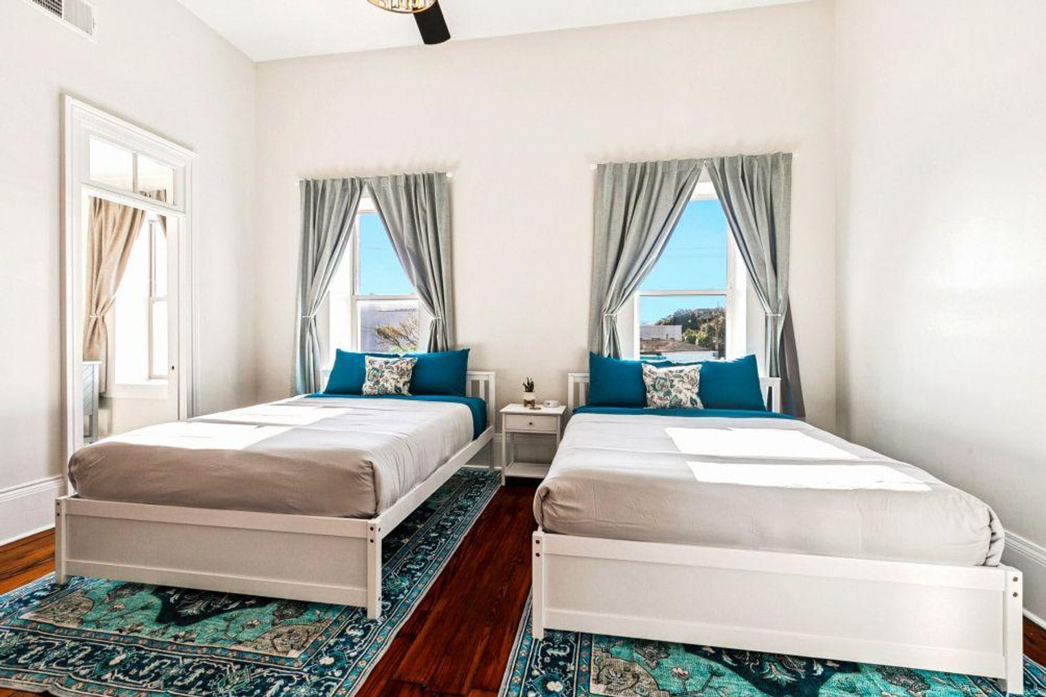 Building Photo - 1725 Robert C. Blakes Sr. Dr