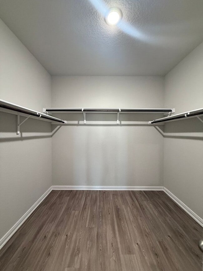 Building Photo - Charming 3-Bedroom Duplex in New Braunfels...