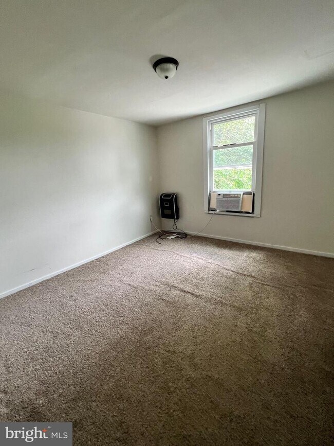 Building Photo - 202 N Samuel St