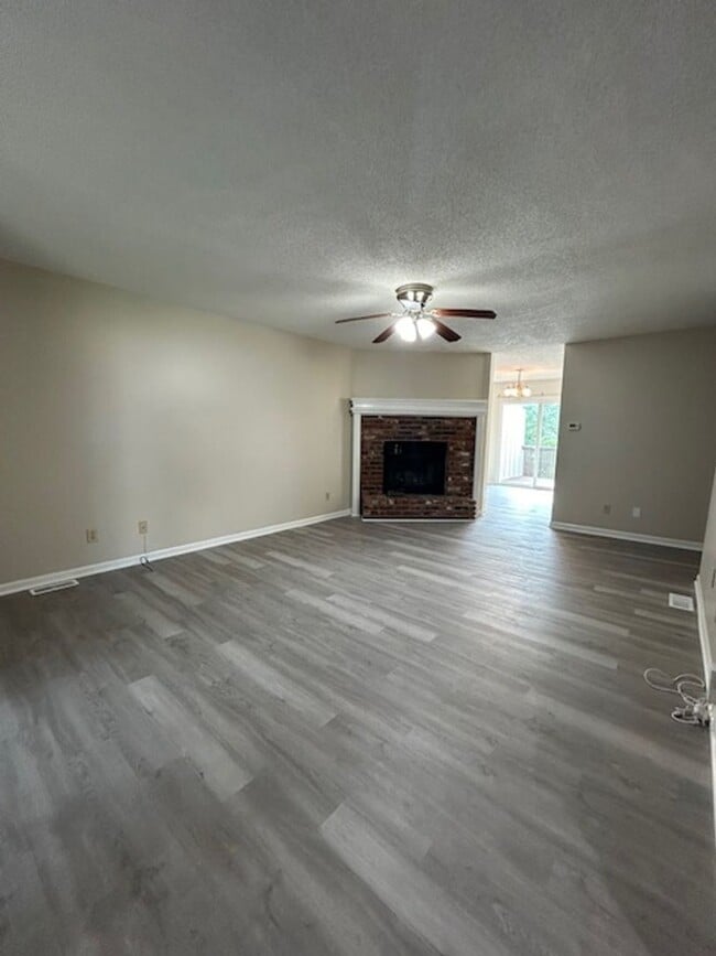 Building Photo - 7037 N Fisk Ct