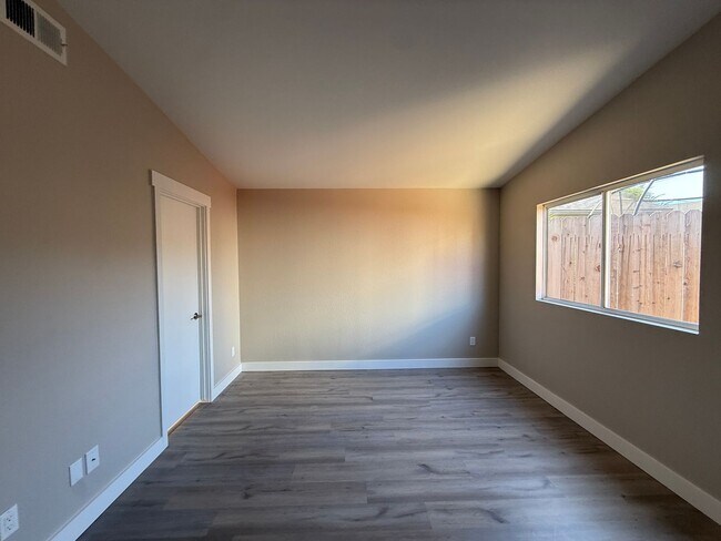 Building Photo - Completely Remodeled Home