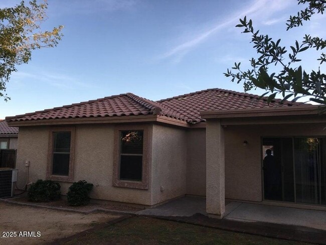 Building Photo - 11587 N 153rd Dr