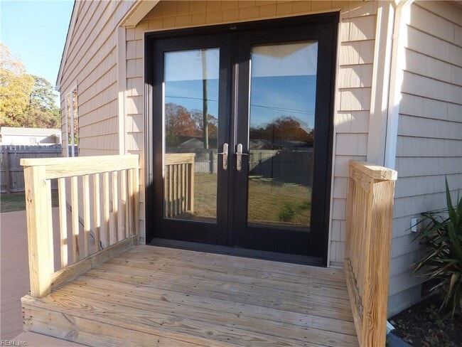 Building Photo - 4420 Clyde St