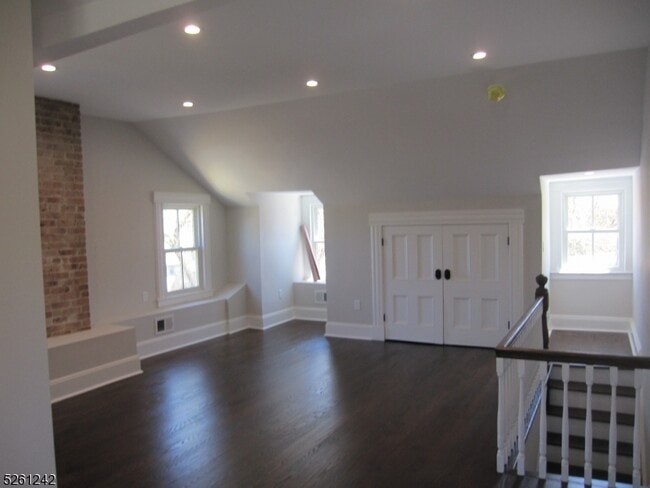 Building Photo - 29 Midland Ave