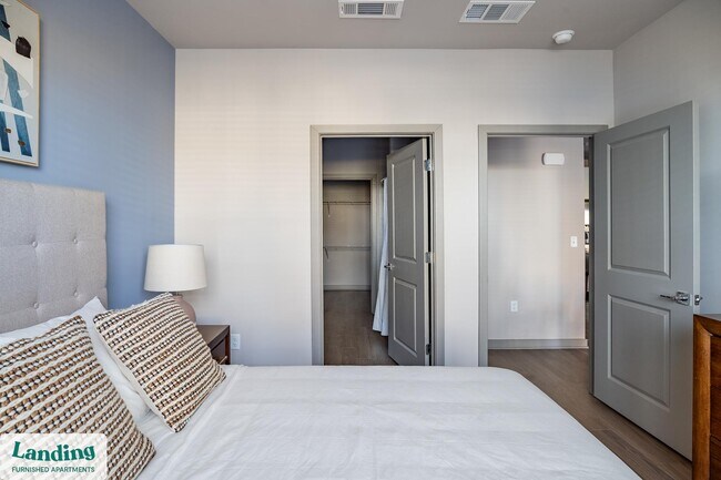 Building Photo - 1559 W 9 Mile Rd