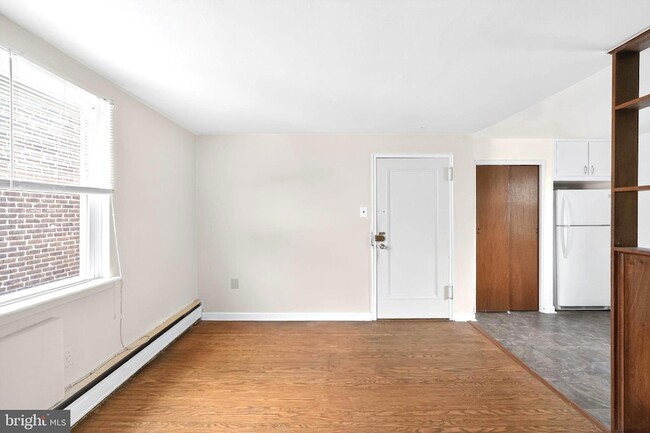 Building Photo - 514 Seville St