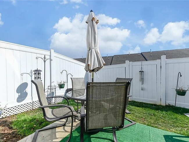 Building Photo - Build Equity While Leasing - Lease-to-Own