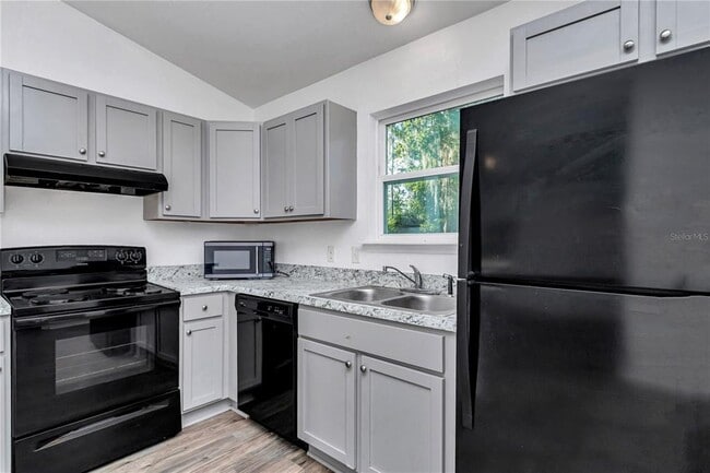 Building Photo - 5936 NW 56th Pl