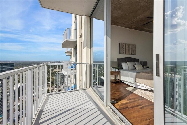 Building Photo - 360 Nueces St