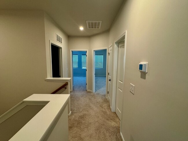 Building Photo - Cute 3BR/2BA Townhouse Minutes from Uptown