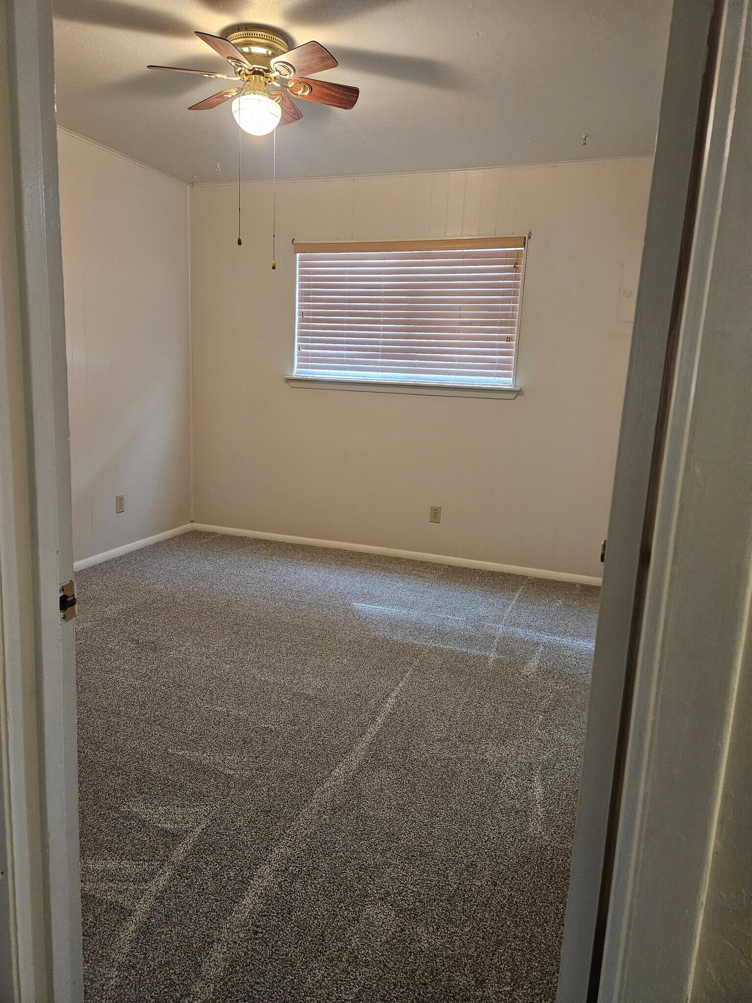Building Photo - 3513 Sierra Vista Dr