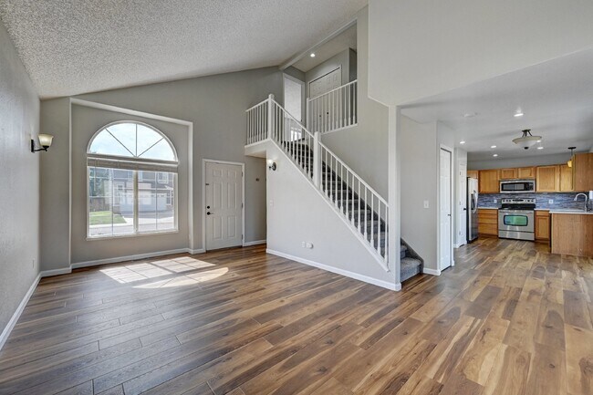 Building Photo - $2,225- 3bed/2bath Home in Fountain with B...