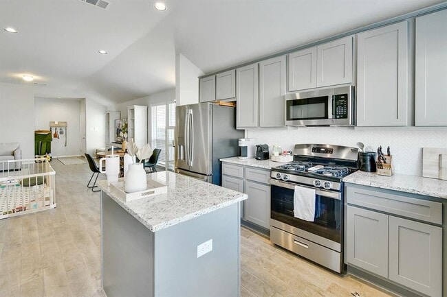 Building Photo - 121 Crescent St