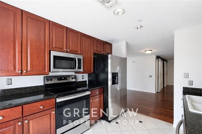 Building Photo - 195 14th St NE