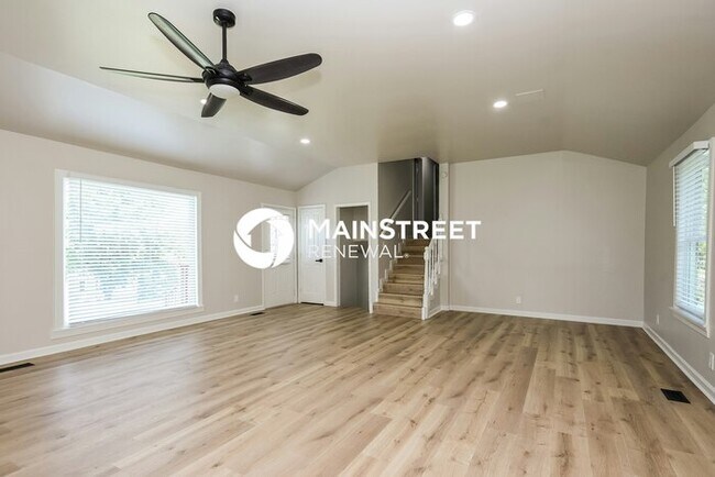 Building Photo - 4 Bedroom Pet-Friendly Home in OLD HICKORY, TN with Main Street Renewal