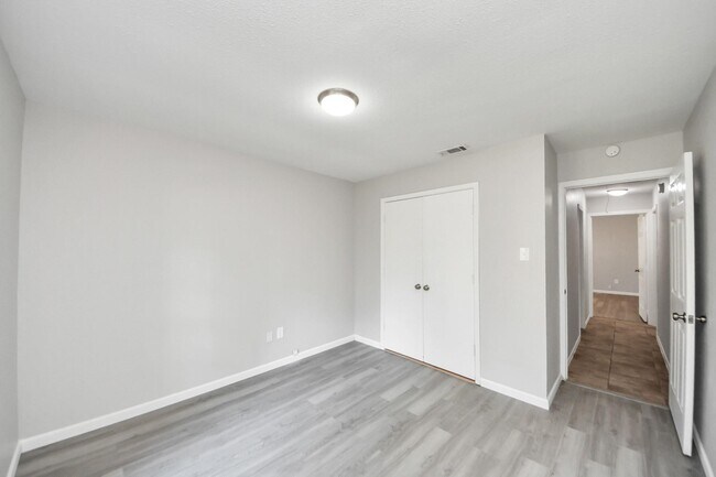 Building Photo - 7303 Foxwick Ln