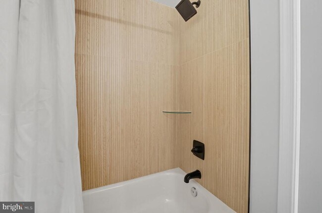 Building Photo - 4512 Sleaford Rd