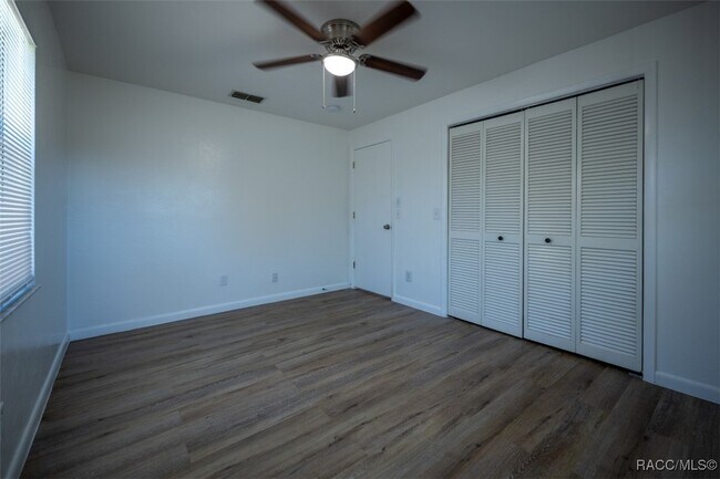 Building Photo - 68 W Sugarberry Ln