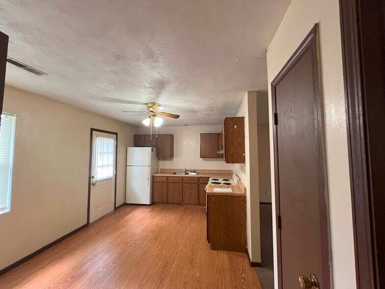 Primary Photo - 343 N Glenwood Ave