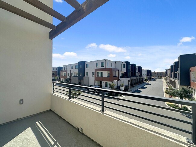 Building Photo - Luxury 3-Level Townhome for Rent | 2BR + 3BA | 1,500 Sq Ft with 2-Car Garage