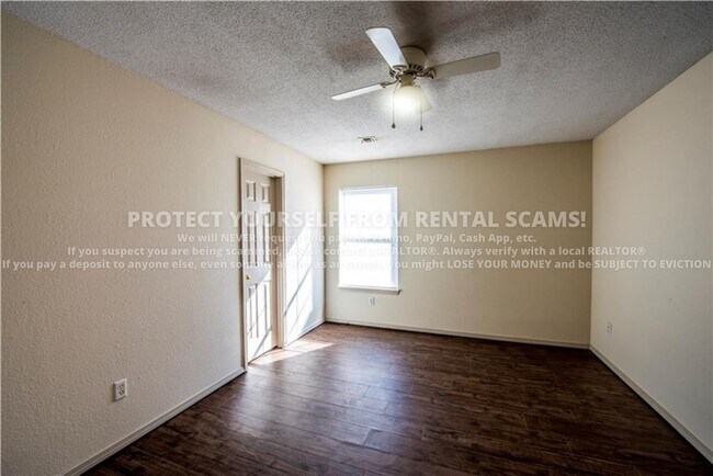 Building Photo - 1348 S Jasmine Ln