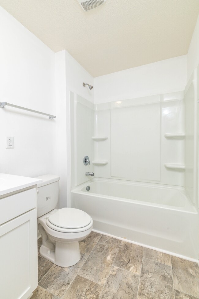 Building Photo - 228 Belle Ct