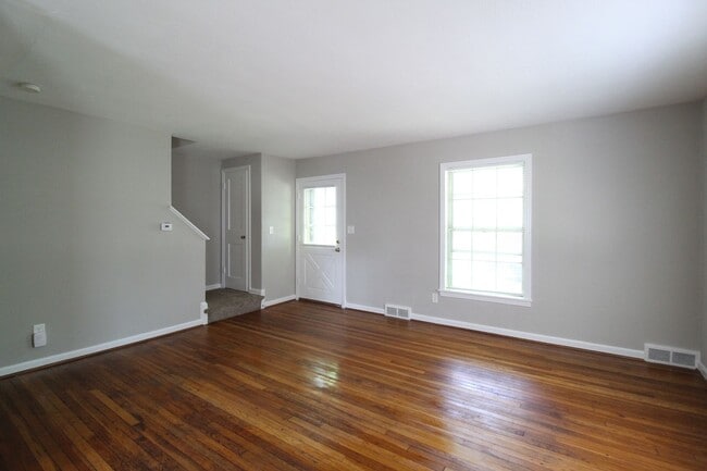 Building Photo - 2 Bedroom 1 Bath Duplex In The Waldo Area