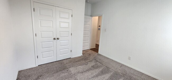 Building Photo - 4150 Admirals Bnd