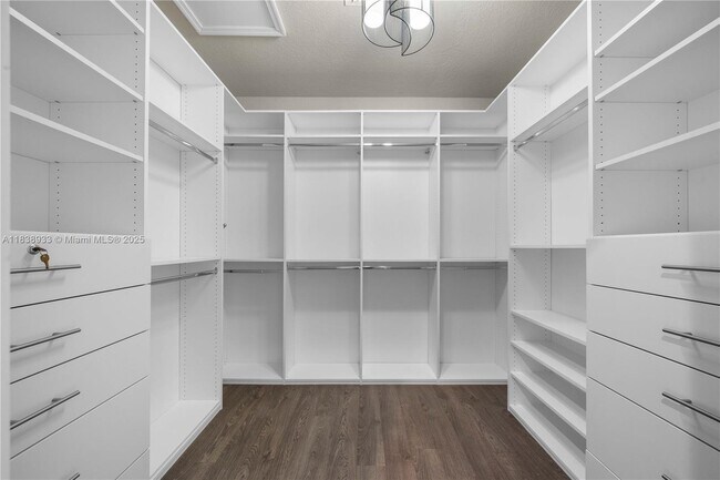 Building Photo - 8555 NW 111th Ct