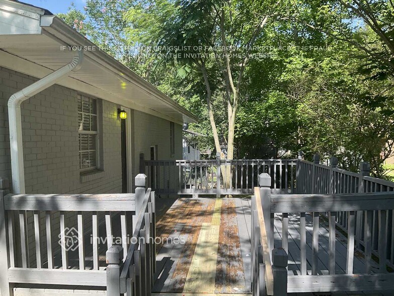 Building Photo - 4085 Brewer Dr SW