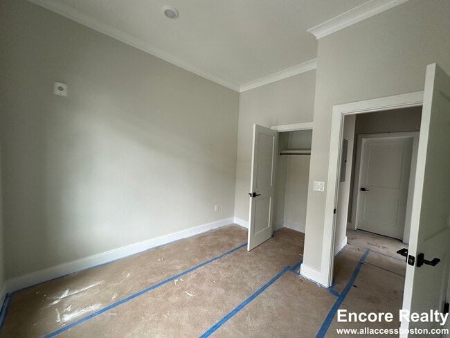 Building Photo - 155 Everett St