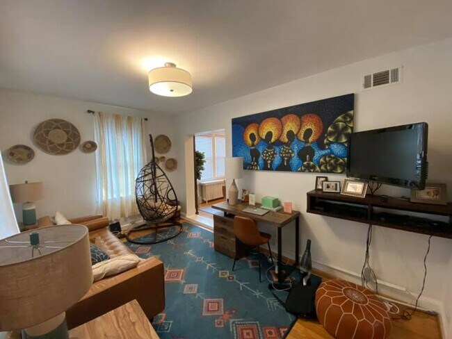 Building Photo - Beautiful 5 Bedroom Single Family Home in Silver Spring!