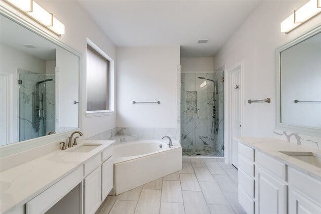 Building Photo - 2625 Royal Birkdale Dr