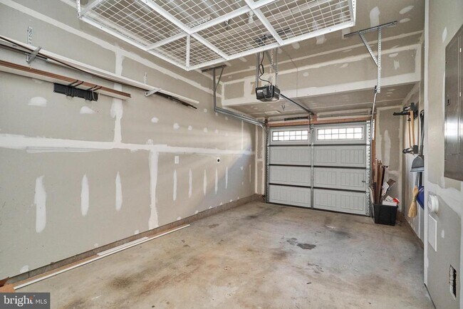 Building Photo - 45116 Kincora Dr