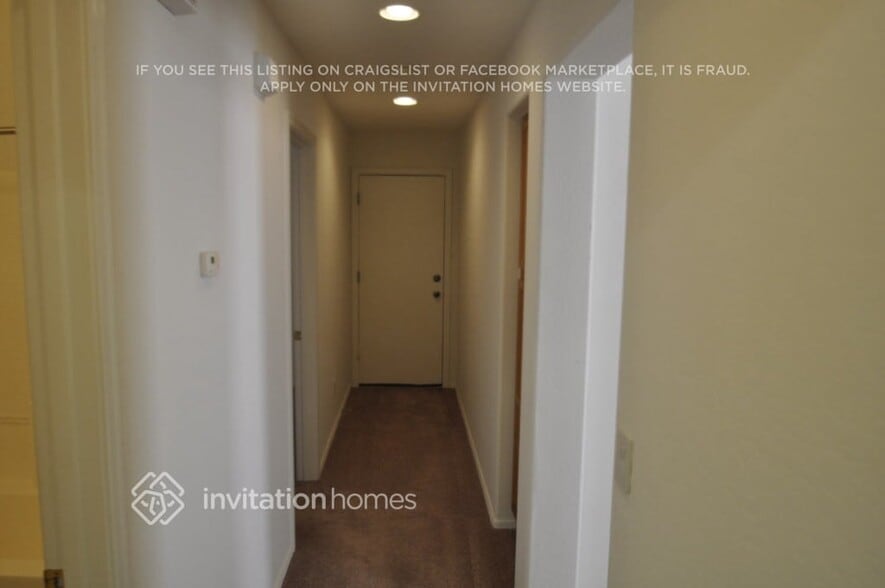 Building Photo - 10541 W Almeria Rd