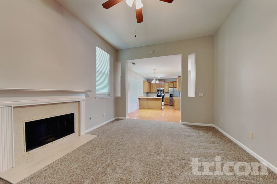 Building Photo - 46 Crescent Woode Way