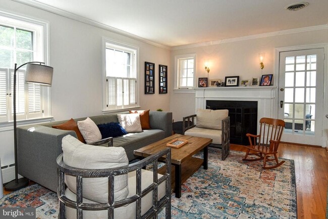 Building Photo - Discover exceptional comfort and timeless style in this beautifully updated single family residen...