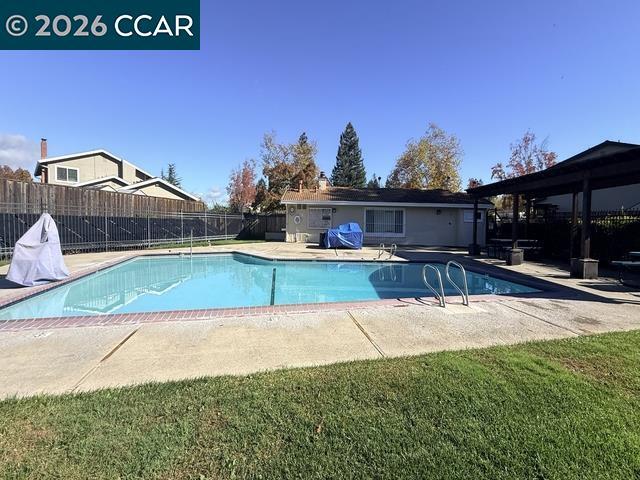 Building Photo - 2321 Talavera Dr