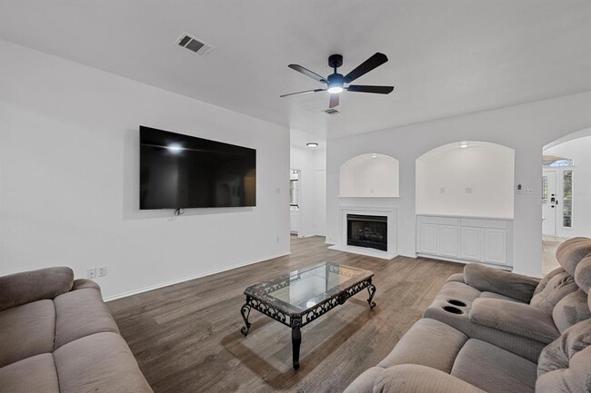 Building Photo - 4433 Chickasaw Ct