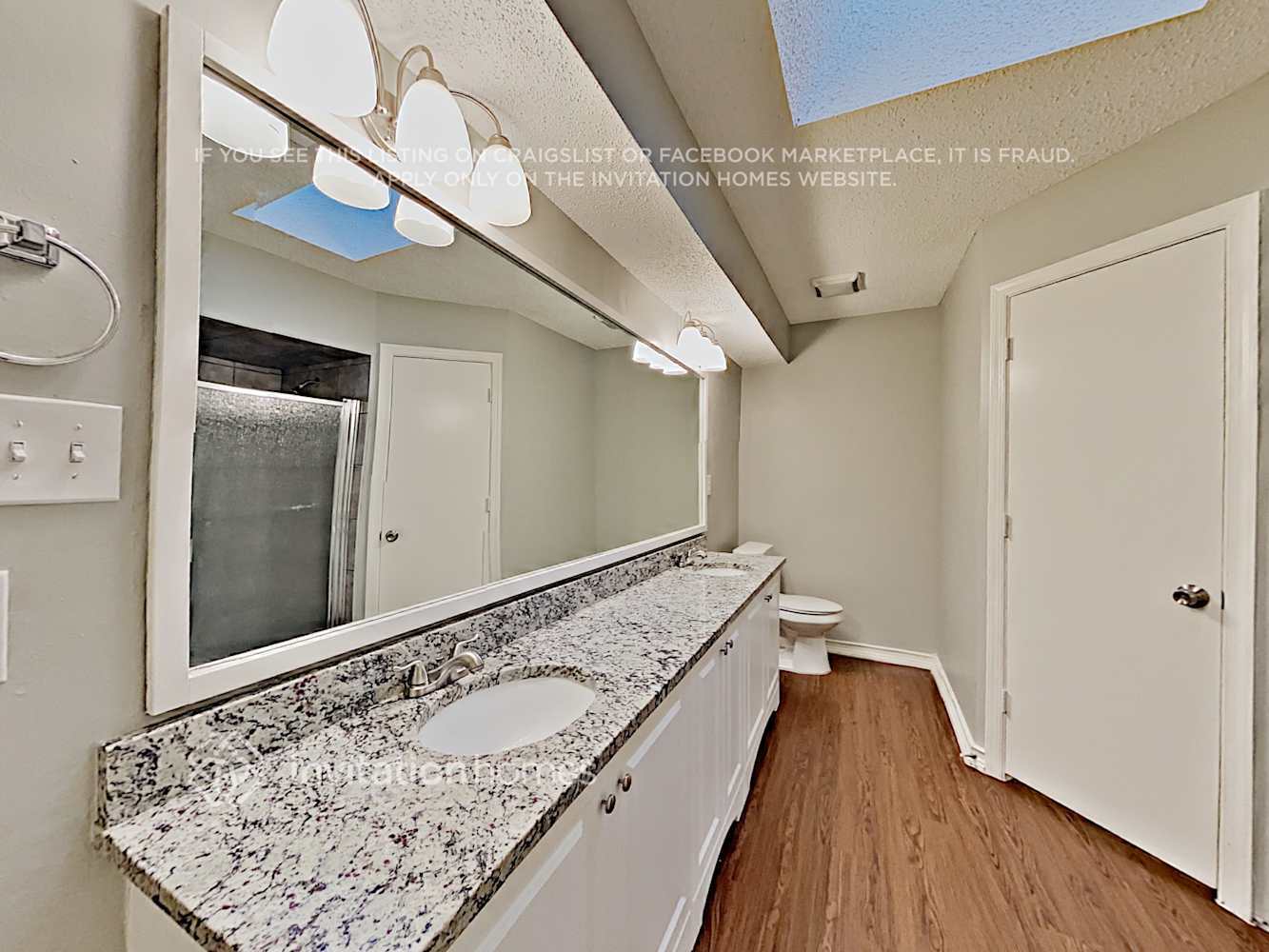 Building Photo - 2206 Cedarcrest Dr