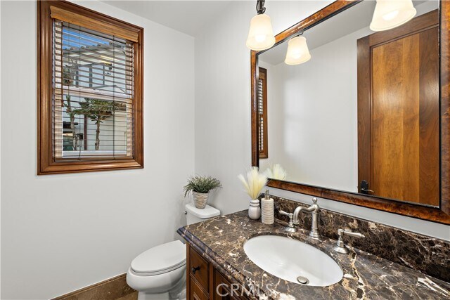 Building Photo - 3811 Vista Blanca