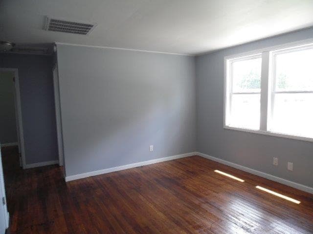 Building Photo - 2 BR 1 BA Duplex