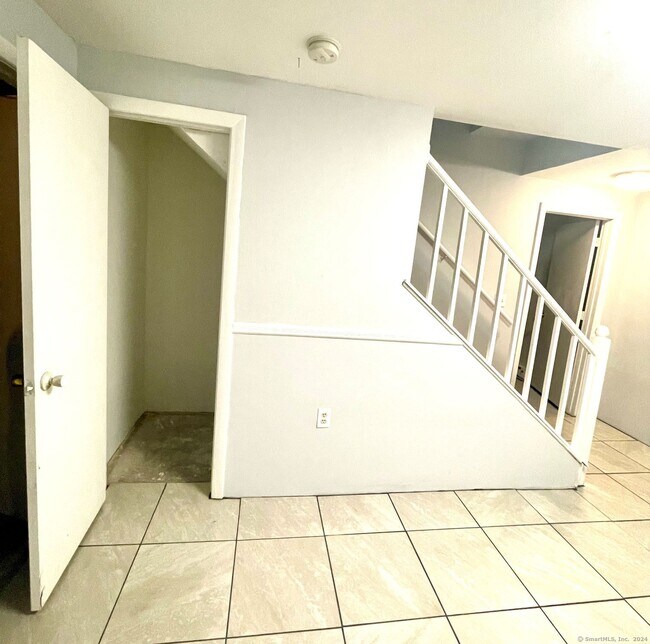 Building Photo - 23 Esquire Dr